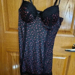 Black with red flower petals, short night gown, sz Large: Marilyn Monroe
